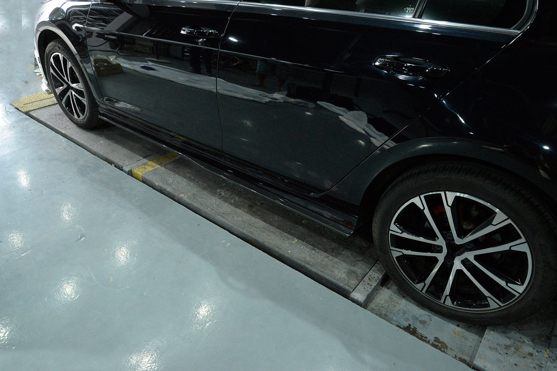 LRS Volkswagen Golf R/R-Line Mk7 Side Skirts (2014-2016)